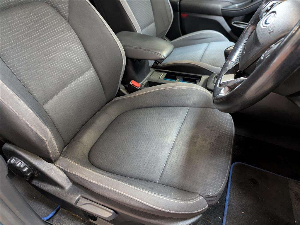 <p>2019 FORD FOCUS ZETEC</p>