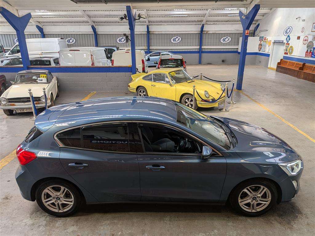 <p>2019 FORD FOCUS ZETEC</p>