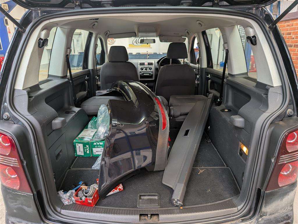 <p>2008 VOLKSWAGEN TOURAN S TDI 90</p>