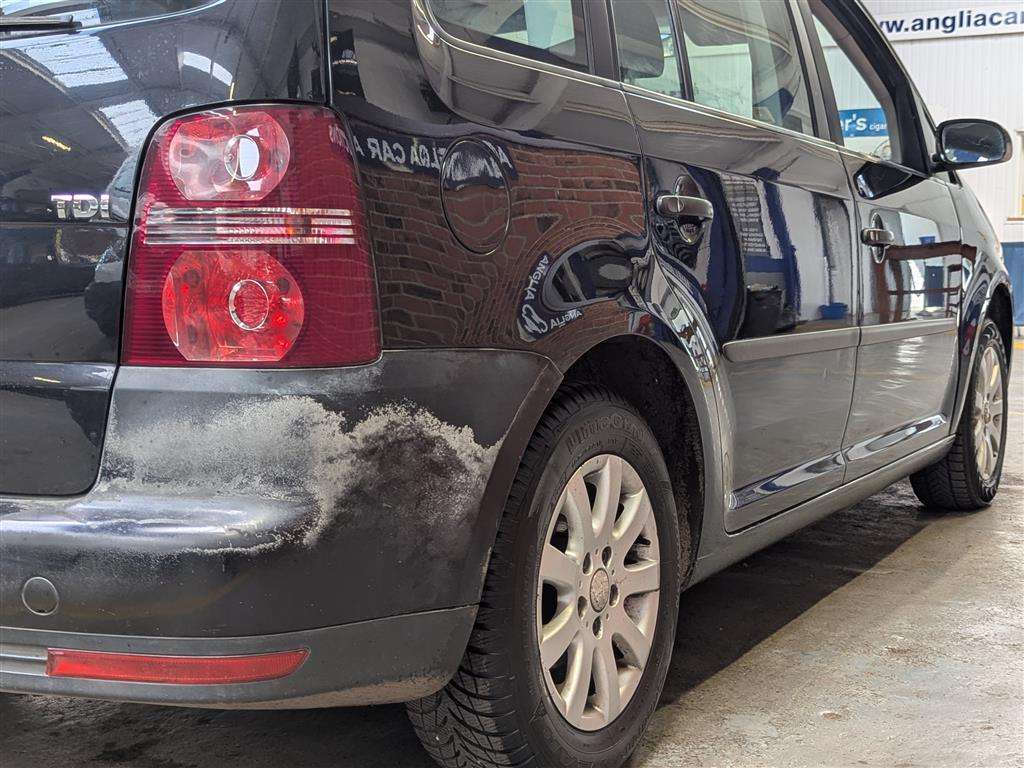 <p>2008 VOLKSWAGEN TOURAN S TDI 90</p>