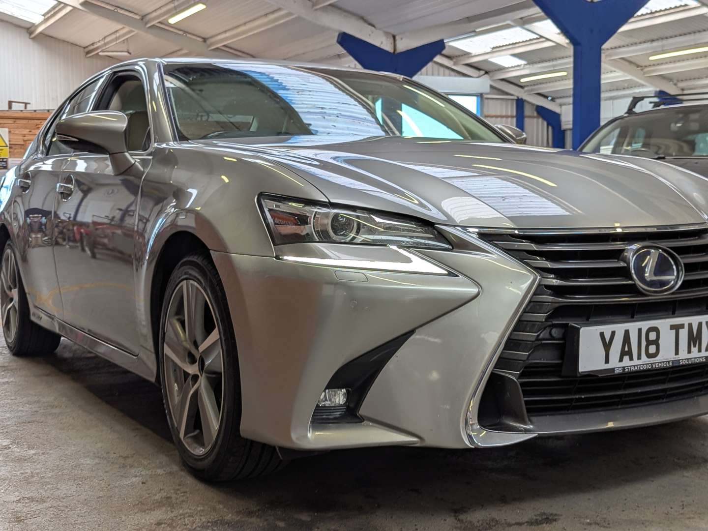 <p>2018 LEXUS GS 300H LUXURY CVT</p>