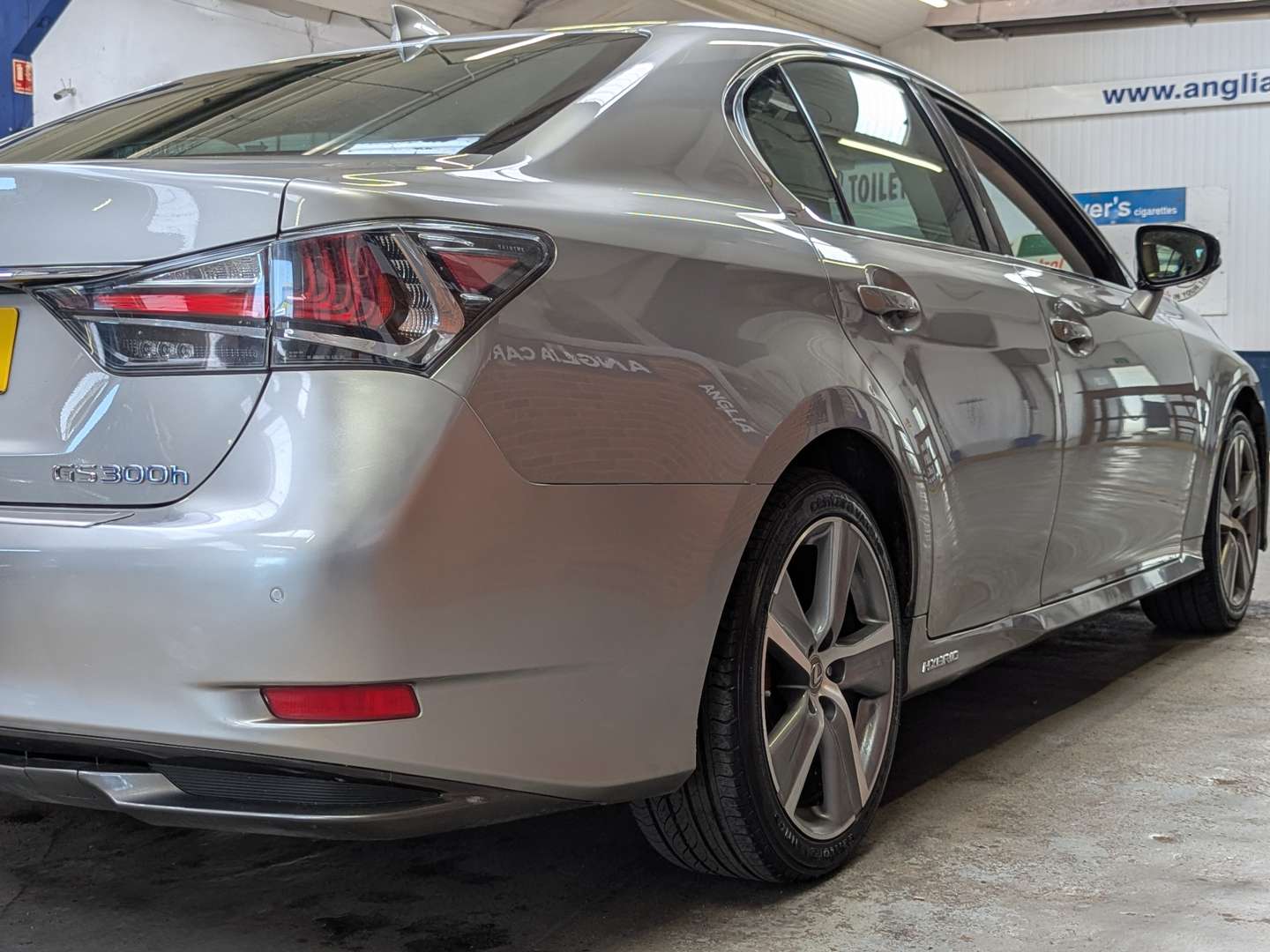 <p>2018 LEXUS GS 300H LUXURY CVT</p>