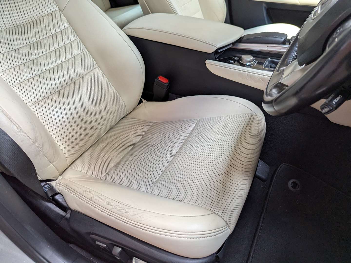 <p>2018 LEXUS GS 300H LUXURY CVT</p>