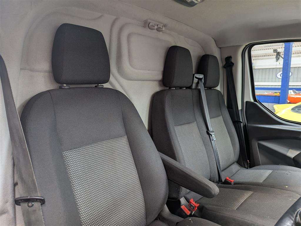 <p>2015 FORD TRANSIT CUSTOM 290 ECO-TE</p>