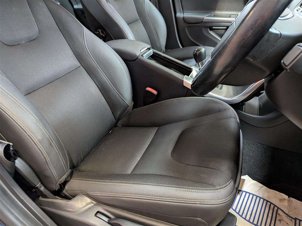 <p>2013 VOLVO S60 SE D3</p>