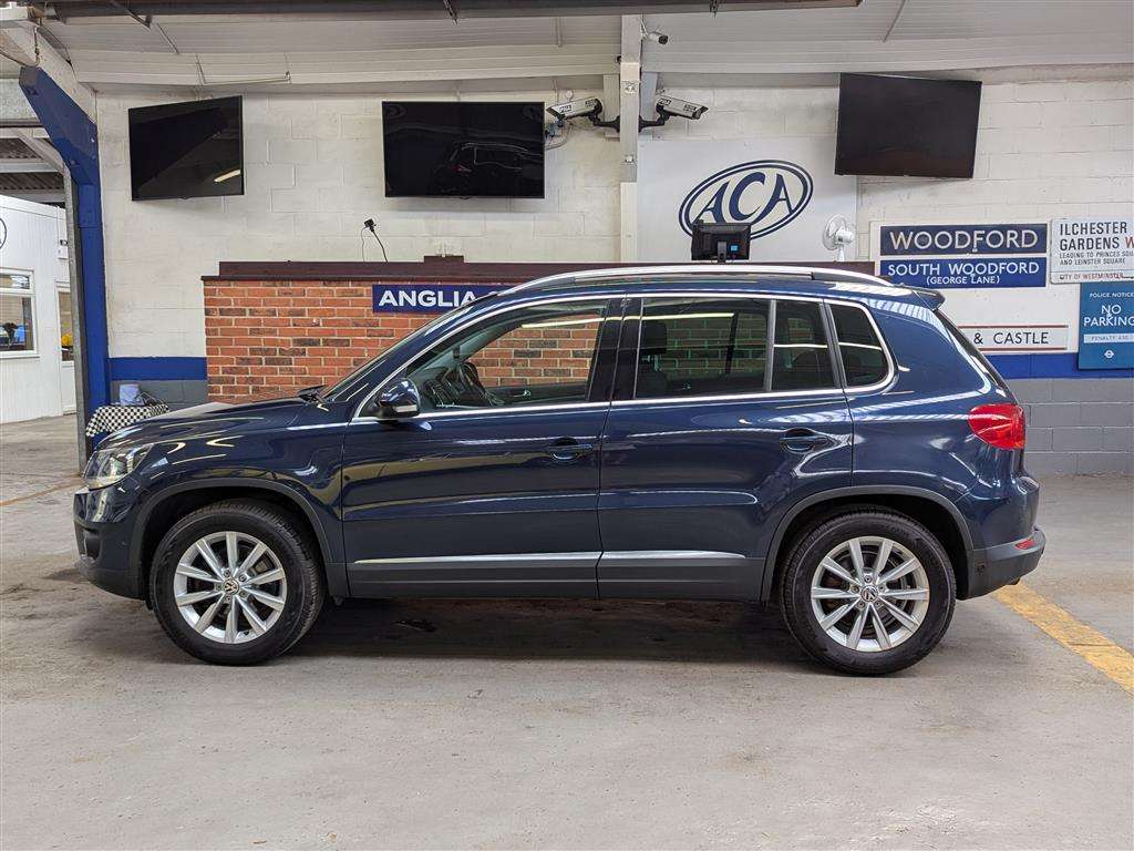 <p>2012 VOLKSWAGEN TIGUAN SE TSI 4MOTION S-A</p>