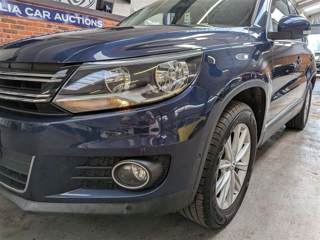 <p>2012 VOLKSWAGEN TIGUAN SE TSI 4MOTION S-A</p>