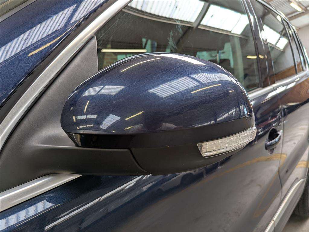 <p>2012 VOLKSWAGEN TIGUAN SE TSI 4MOTION S-A</p>