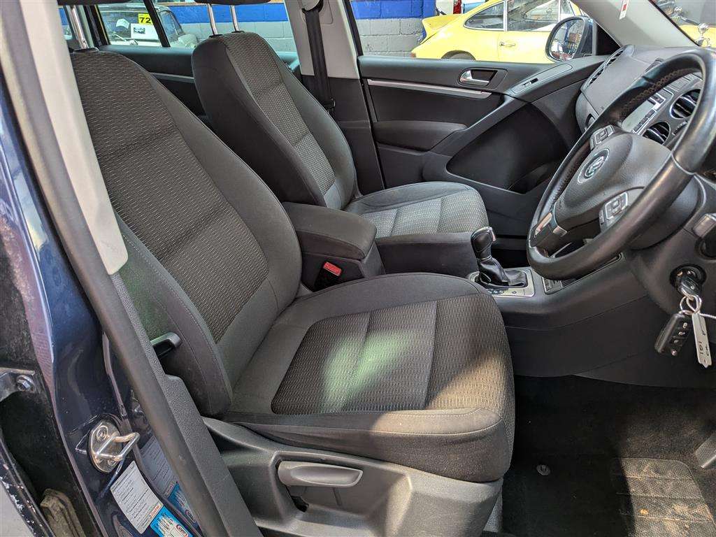 <p>2012 VOLKSWAGEN TIGUAN SE TSI 4MOTION S-A</p>