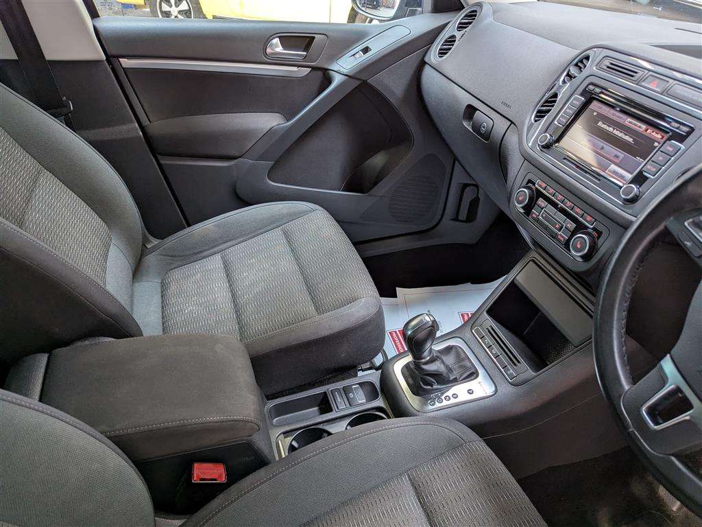 <p>2012 VOLKSWAGEN TIGUAN SE TSI 4MOTION S-A</p>