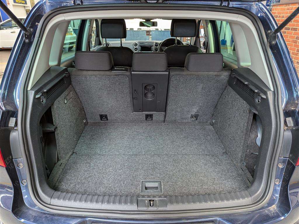 <p>2012 VOLKSWAGEN TIGUAN SE TSI 4MOTION S-A</p>
