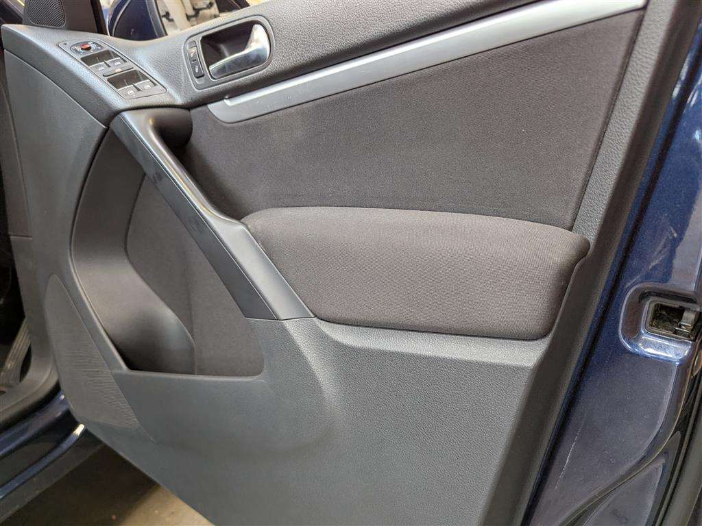 <p>2012 VOLKSWAGEN TIGUAN SE TSI 4MOTION S-A</p>