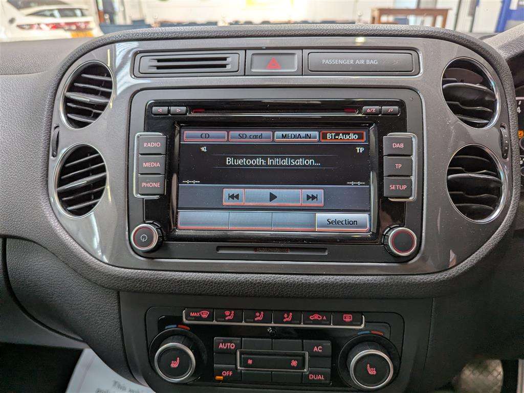 <p>2012 VOLKSWAGEN TIGUAN SE TSI 4MOTION S-A</p>