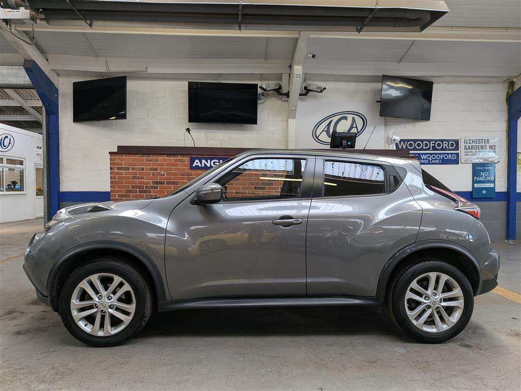 <p>2015 NISSAN JUKE ACENTA PREMIUM CVT</p>