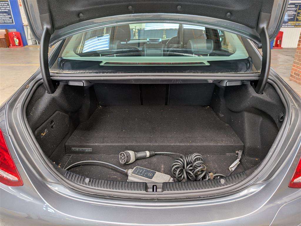 <p>2018 MERCEDES-BENZ C350 SPORT E AUTO</p>