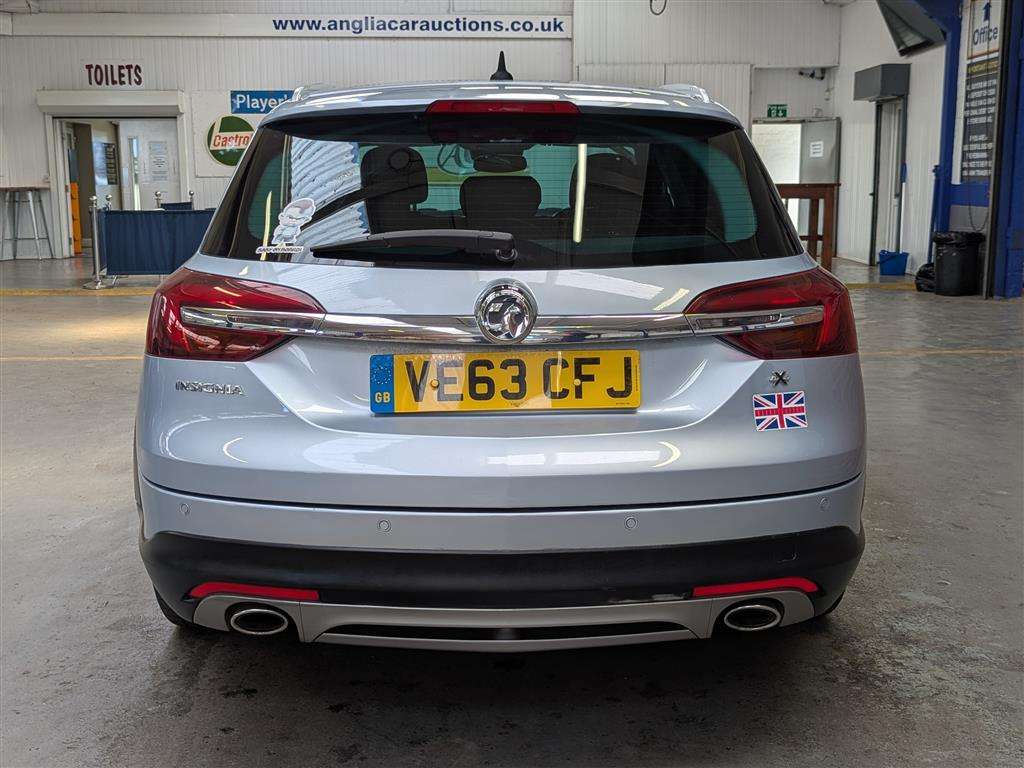 <p>2014 VAUXHALL INSIGNIA C-TRYTOUR NAV4X4</p>