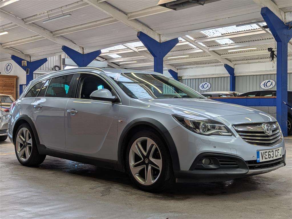 <p>2014 VAUXHALL INSIGNIA C-TRYTOUR NAV4X4</p>
