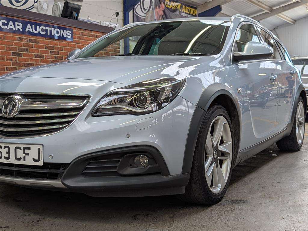 <p>2014 VAUXHALL INSIGNIA C-TRYTOUR NAV4X4</p>