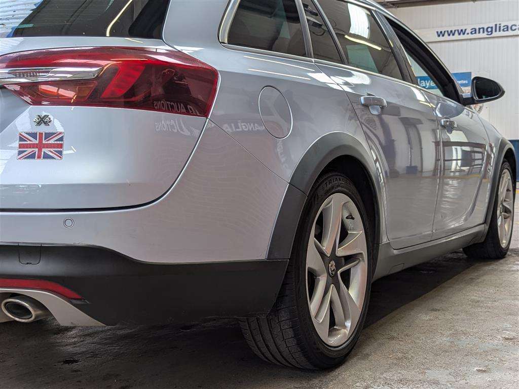 <p>2014 VAUXHALL INSIGNIA C-TRYTOUR NAV4X4</p>
