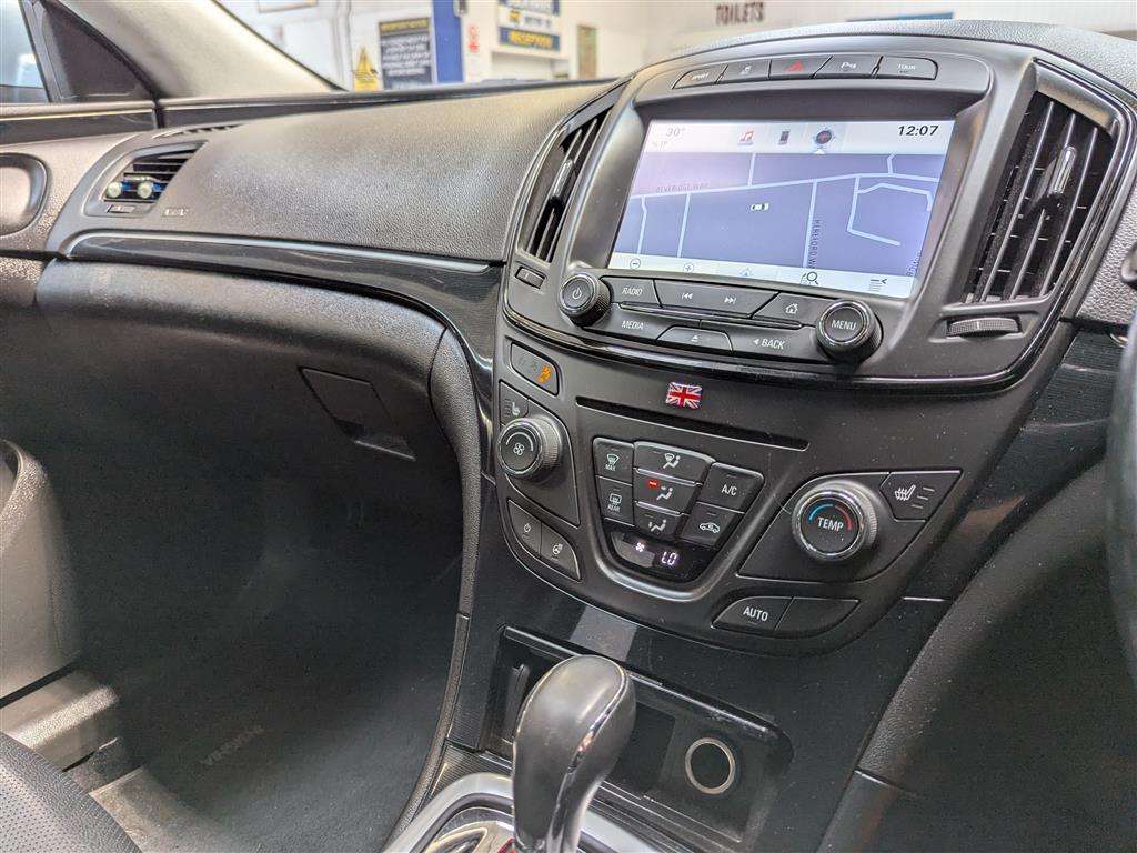 <p>2014 VAUXHALL INSIGNIA C-TRYTOUR NAV4X4</p>