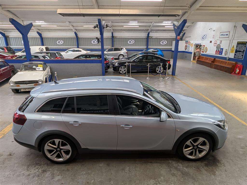<p>2014 VAUXHALL INSIGNIA C-TRYTOUR NAV4X4</p>