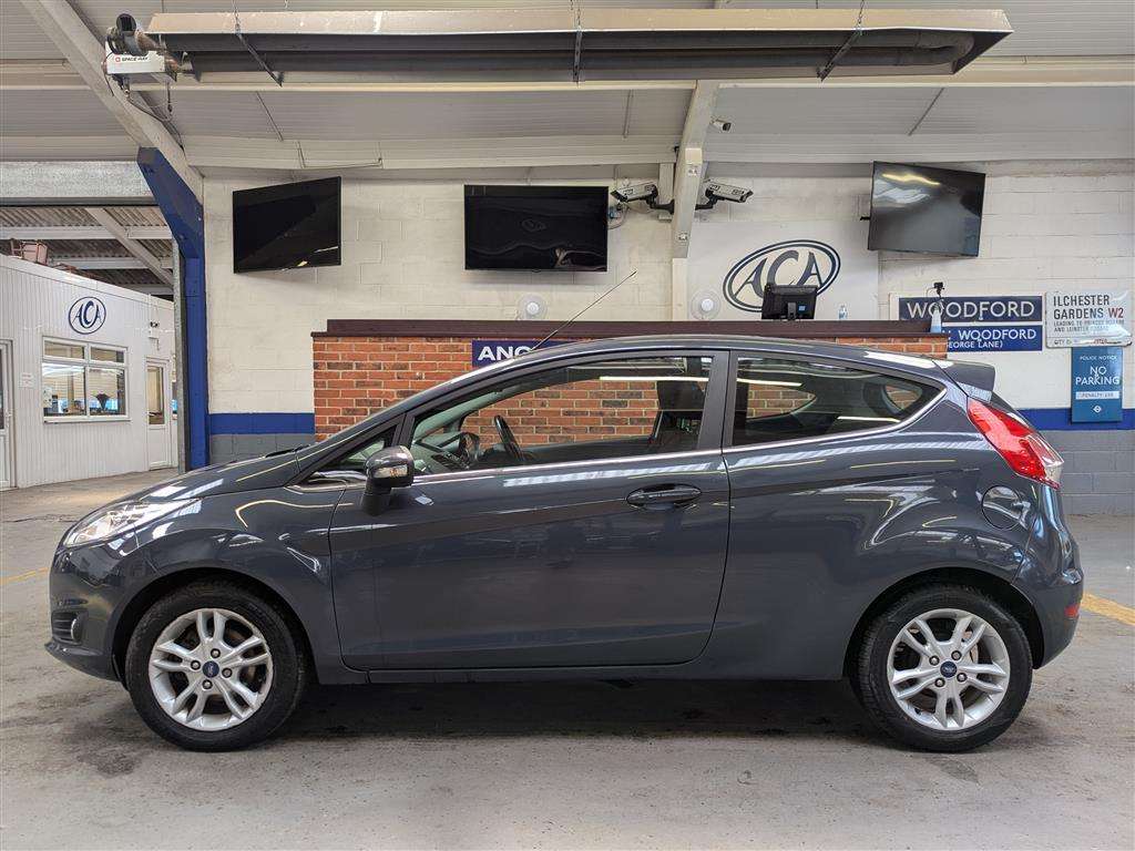 <p>2015 FORD FIESTA ZETEC</p>