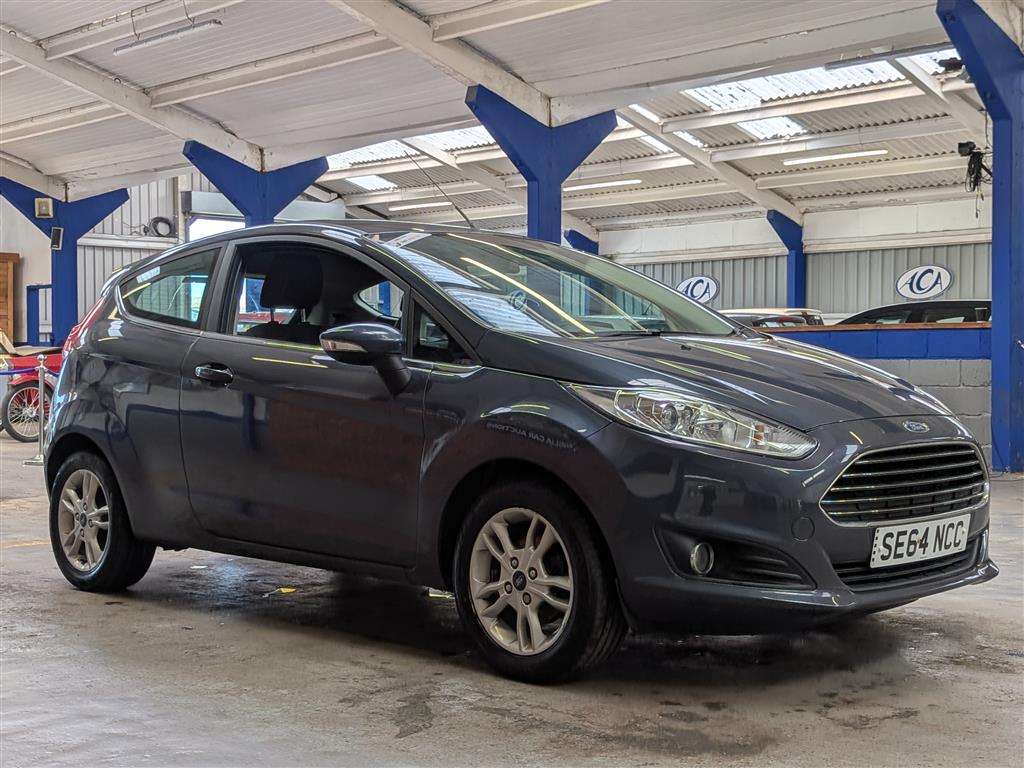 <p>2015 FORD FIESTA ZETEC</p>