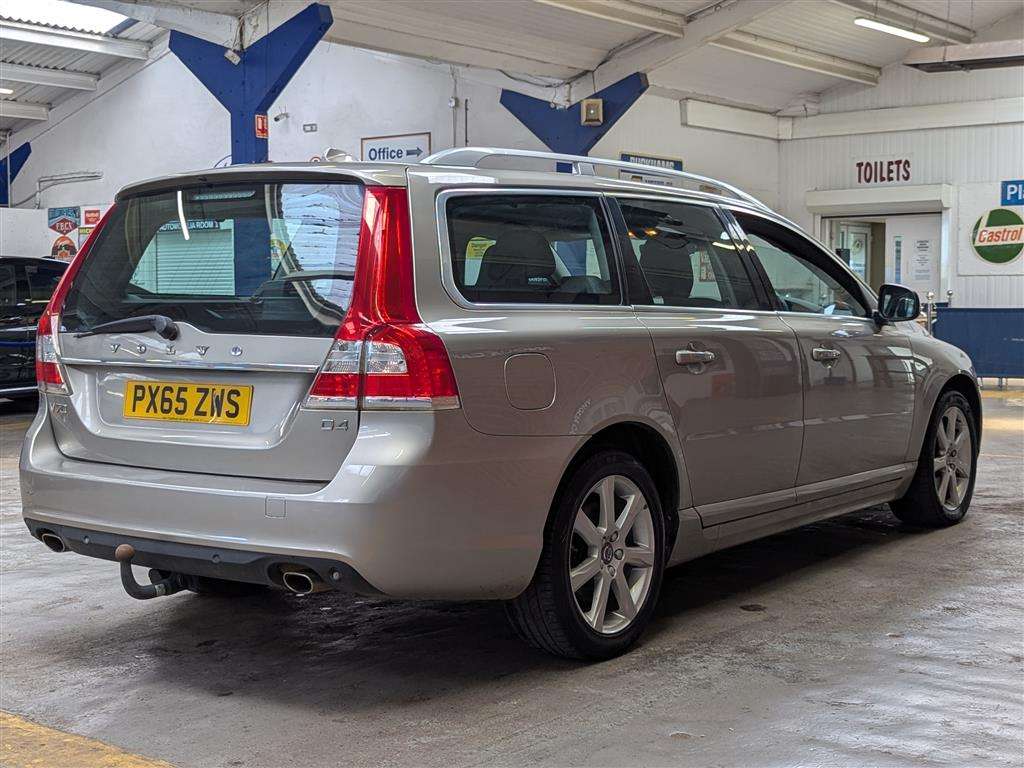 <p>2015 VOLVO V70 SE LUX D4 AUTO</p>