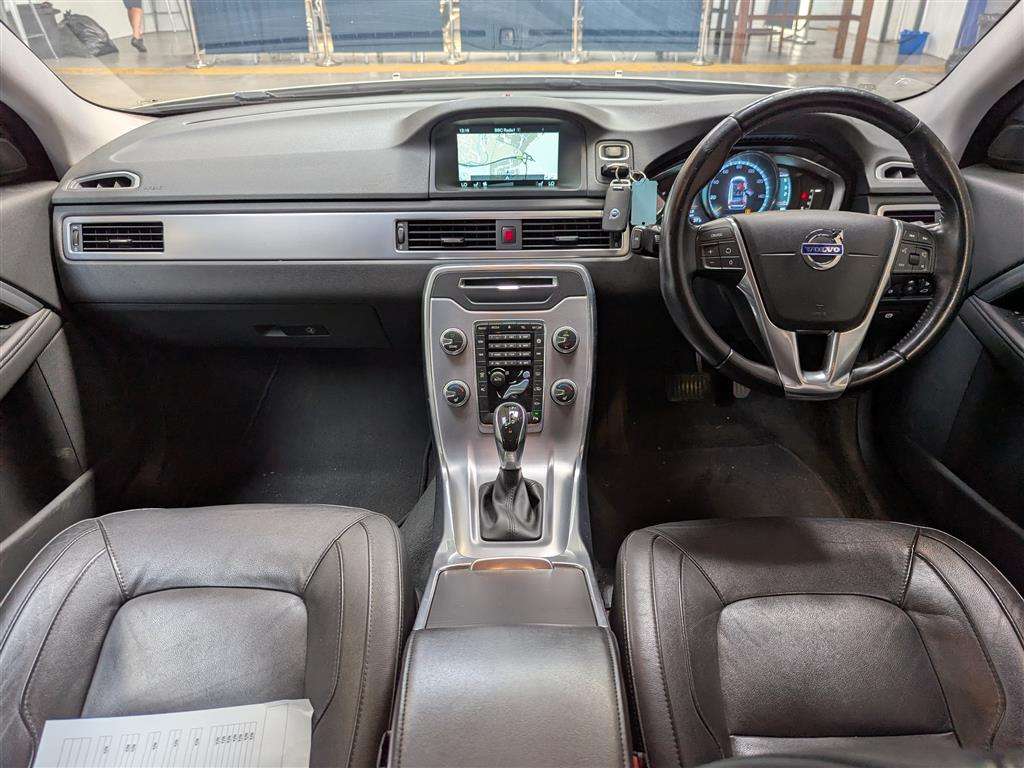 <p>2015 VOLVO V70 SE LUX D4 AUTO</p>
