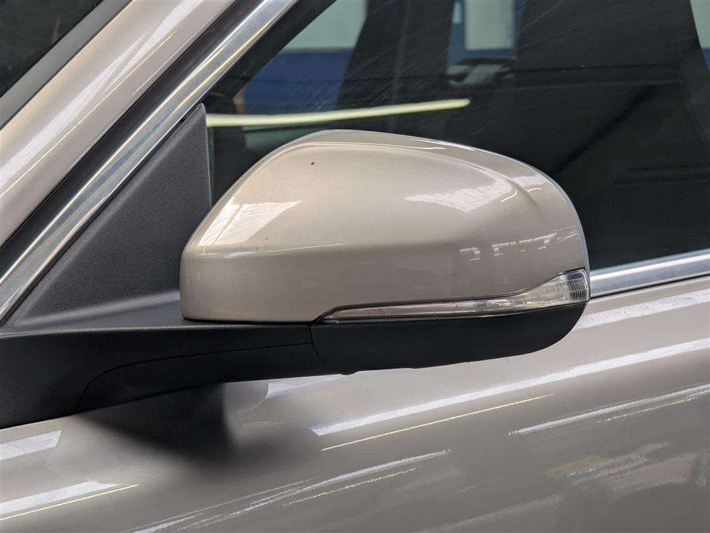 <p>2015 VOLVO V70 SE LUX D4 AUTO</p>