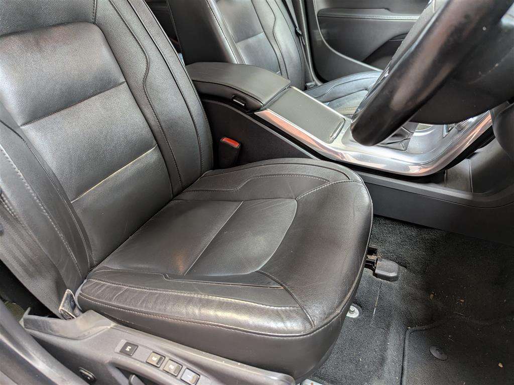 <p>2015 VOLVO V70 SE LUX D4 AUTO</p>
