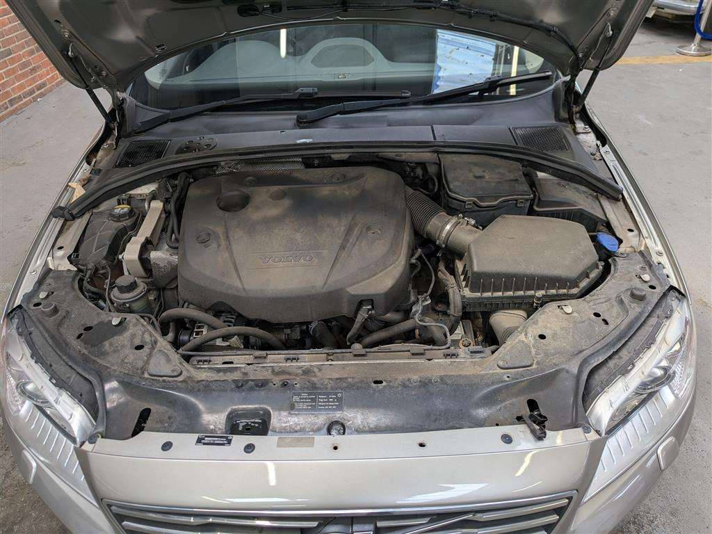 <p>2015 VOLVO V70 SE LUX D4 AUTO</p>
