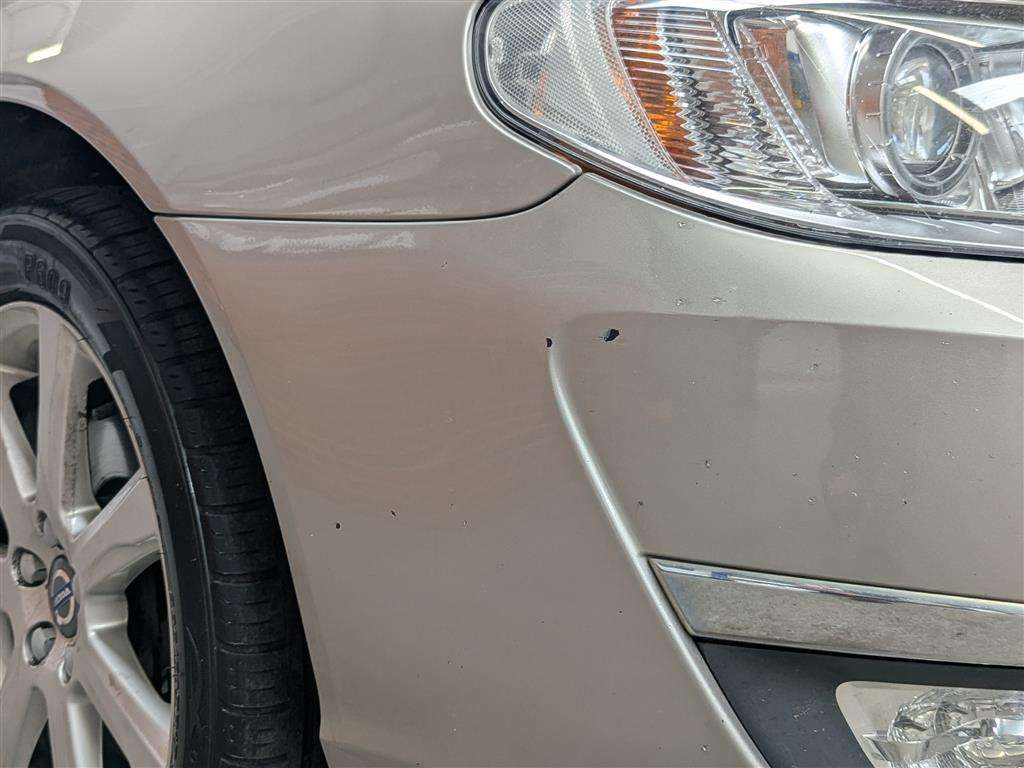 <p>2015 VOLVO V70 SE LUX D4 AUTO</p>