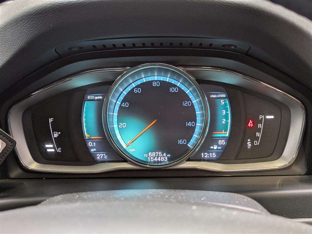 <p>2015 VOLVO V70 SE LUX D4 AUTO</p>