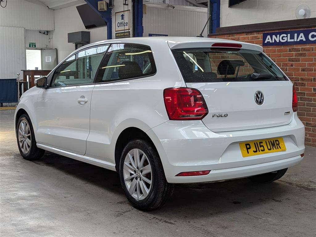 <p>2015 VOLKSWAGEN POLO SE</p>