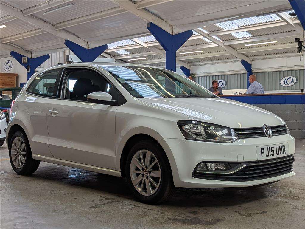 <p>2015 VOLKSWAGEN POLO SE</p>