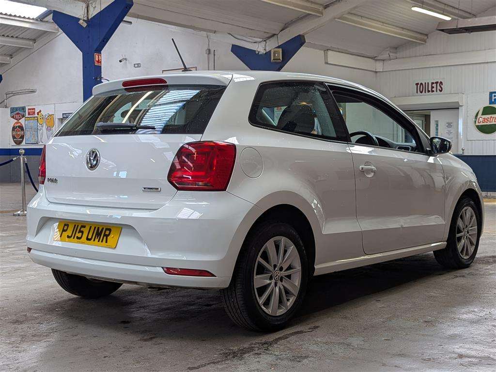 <p>2015 VOLKSWAGEN POLO SE</p>