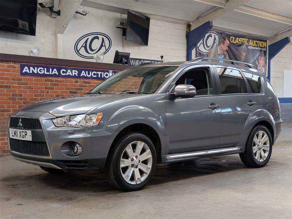 <p>2011 MITSUBISHI OUTLANDER GX 4 DI-D</p>