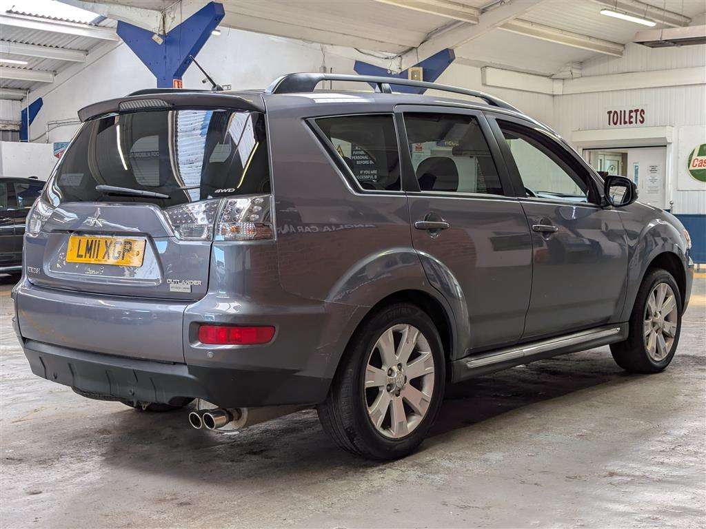 <p>2011 MITSUBISHI OUTLANDER GX 4 DI-D</p>