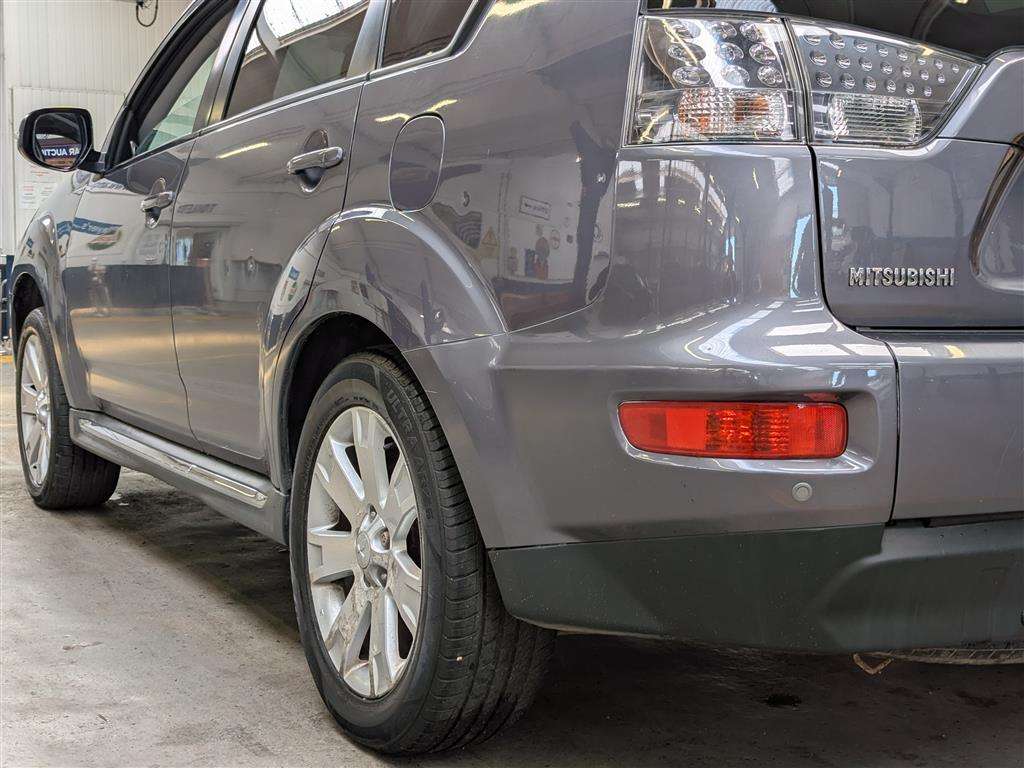 <p>2011 MITSUBISHI OUTLANDER GX 4 DI-D</p>