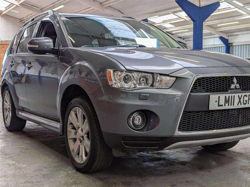 <p>2011 MITSUBISHI OUTLANDER GX 4 DI-D</p>
