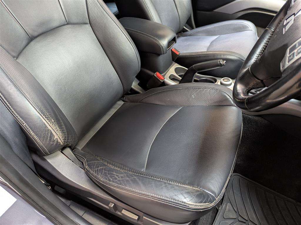 <p>2011 MITSUBISHI OUTLANDER GX 4 DI-D</p>