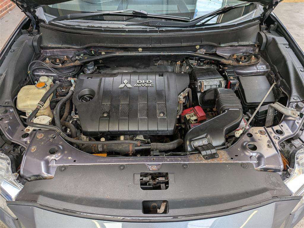 <p>2011 MITSUBISHI OUTLANDER GX 4 DI-D</p>