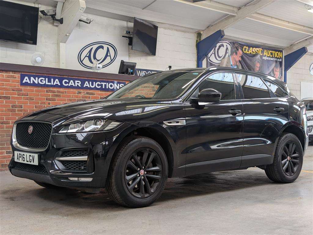 <p>2016 JAGUAR F-PACE R-SPORT AWD D AUTO</p>