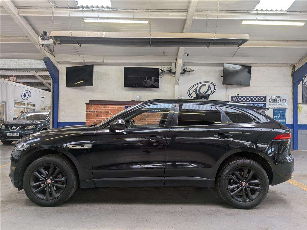 <p>2016 JAGUAR F-PACE R-SPORT AWD D AUTO</p>