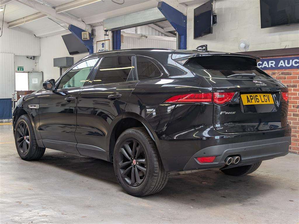 <p>2016 JAGUAR F-PACE R-SPORT AWD D AUTO</p>