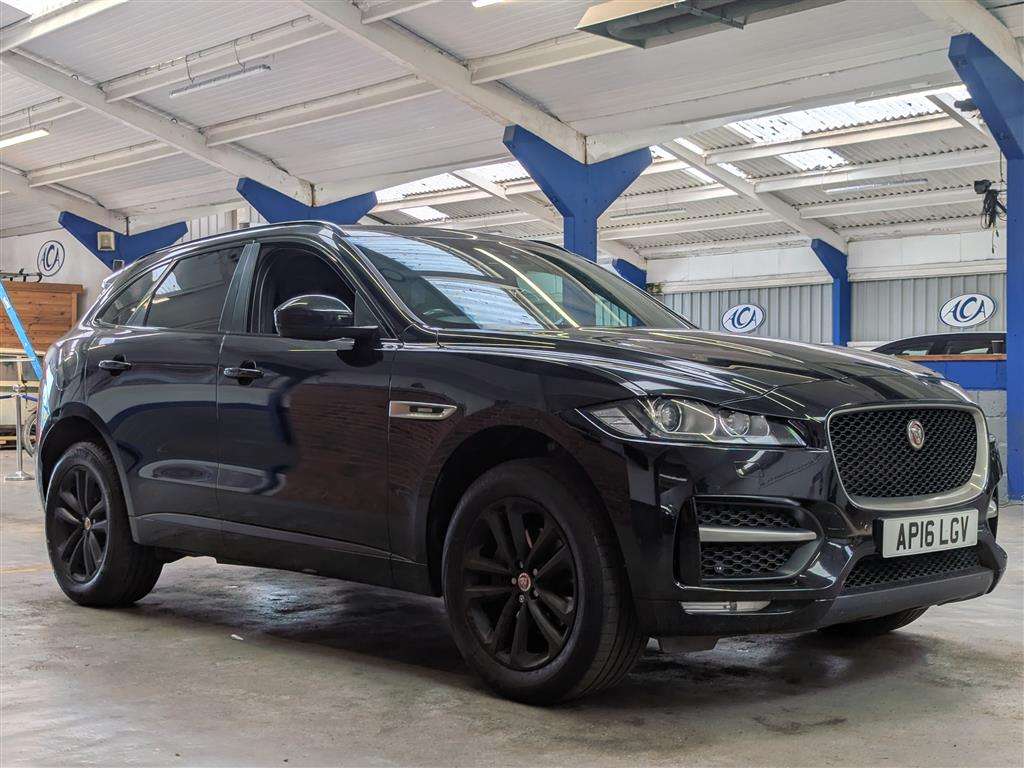 <p>2016 JAGUAR F-PACE R-SPORT AWD D AUTO</p>