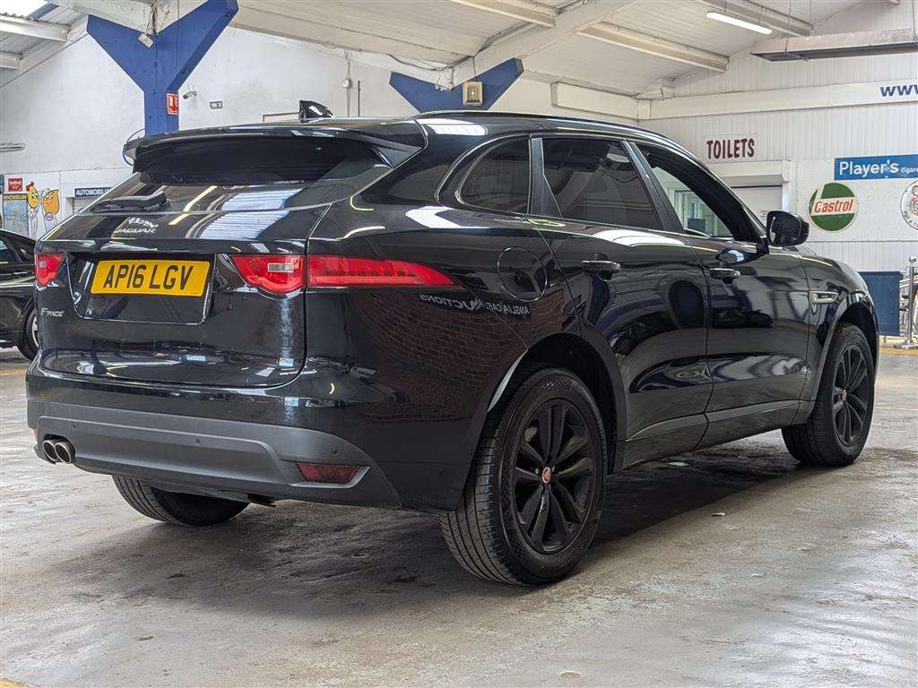 <p>2016 JAGUAR F-PACE R-SPORT AWD D AUTO</p>