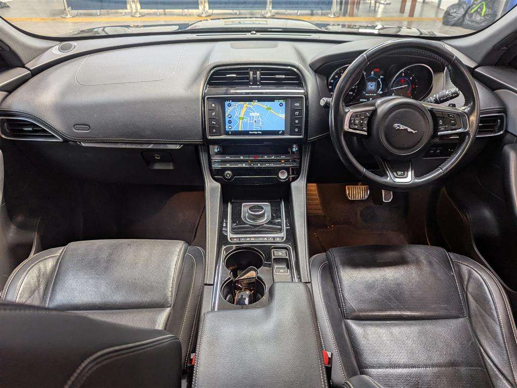 <p>2016 JAGUAR F-PACE R-SPORT AWD D AUTO</p>