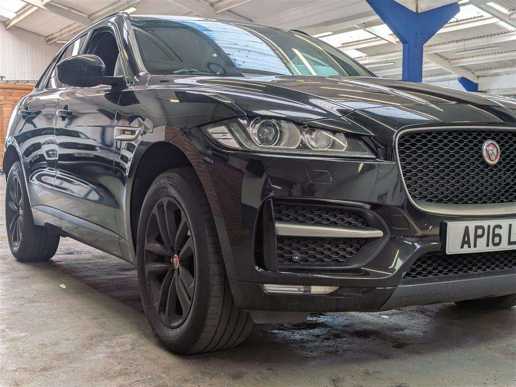 <p>2016 JAGUAR F-PACE R-SPORT AWD D AUTO</p>